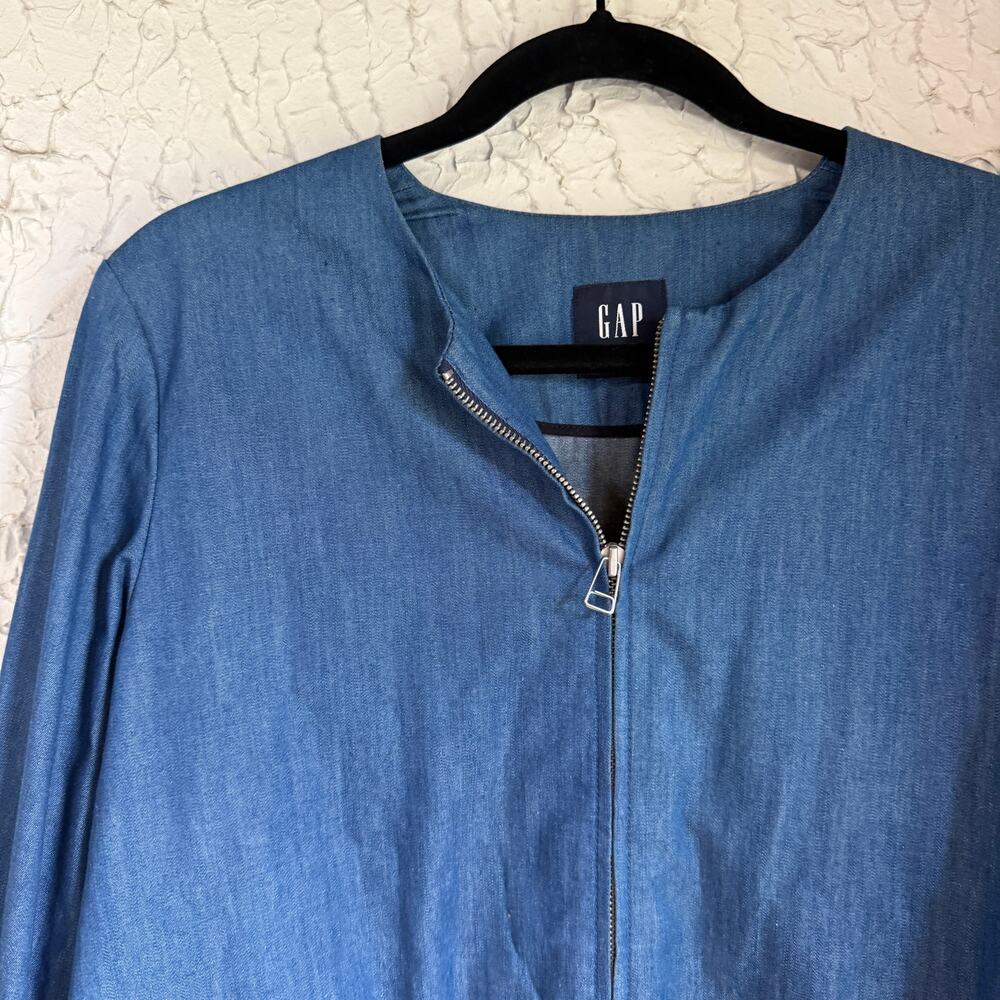 Gap Lightweight Denim Jacket Women’s Large Blue Zip Front Casual Elastic Hem - Picture 2 of 8
